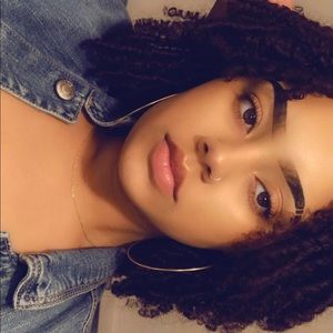 Meet your Posher, Ariana